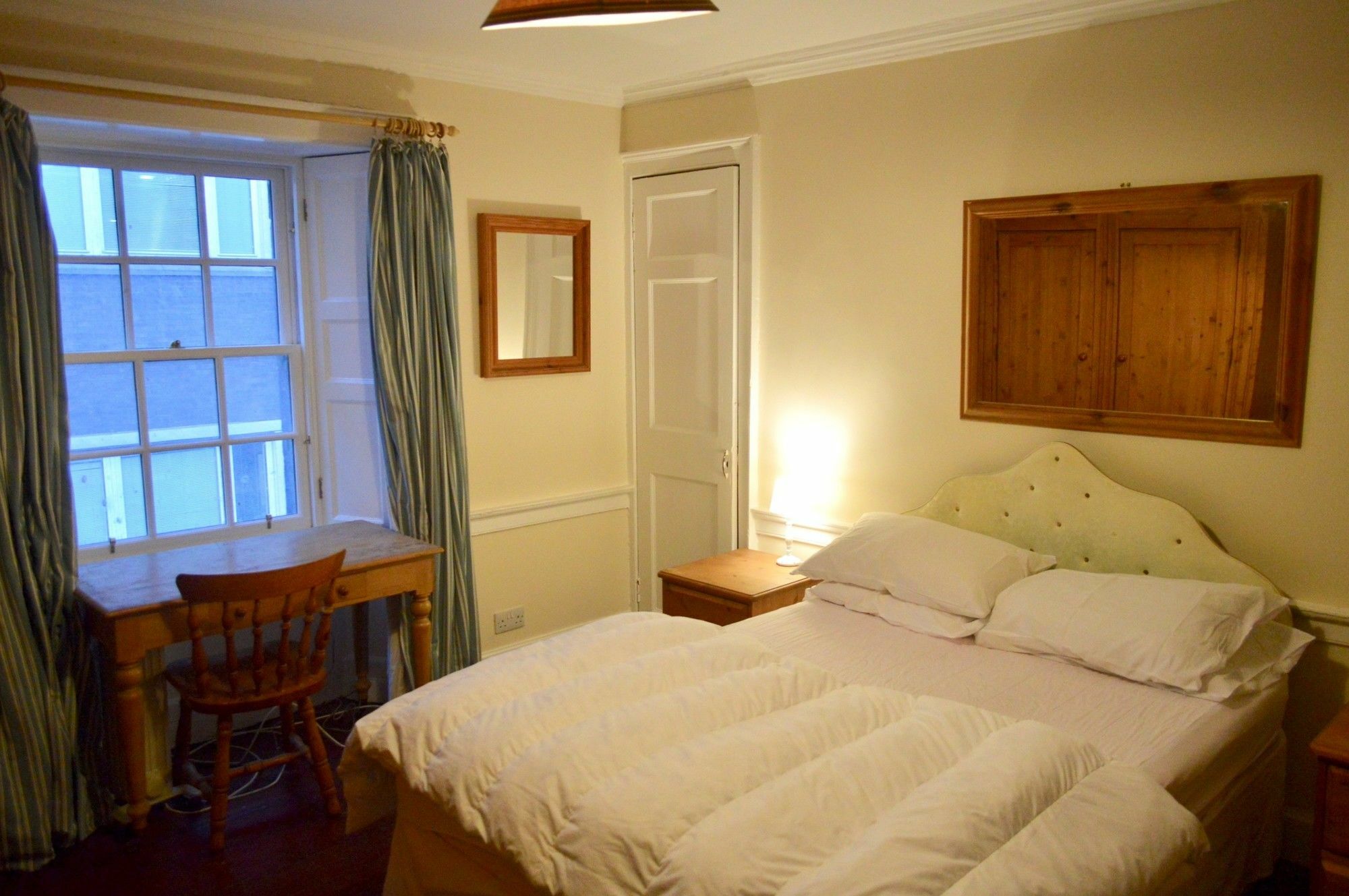 Central 1 Bedroom Apartment Sleeps 2 EDI Eksteriør billede